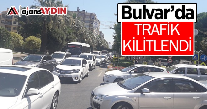 Bulvar'da trafik kilitlendi